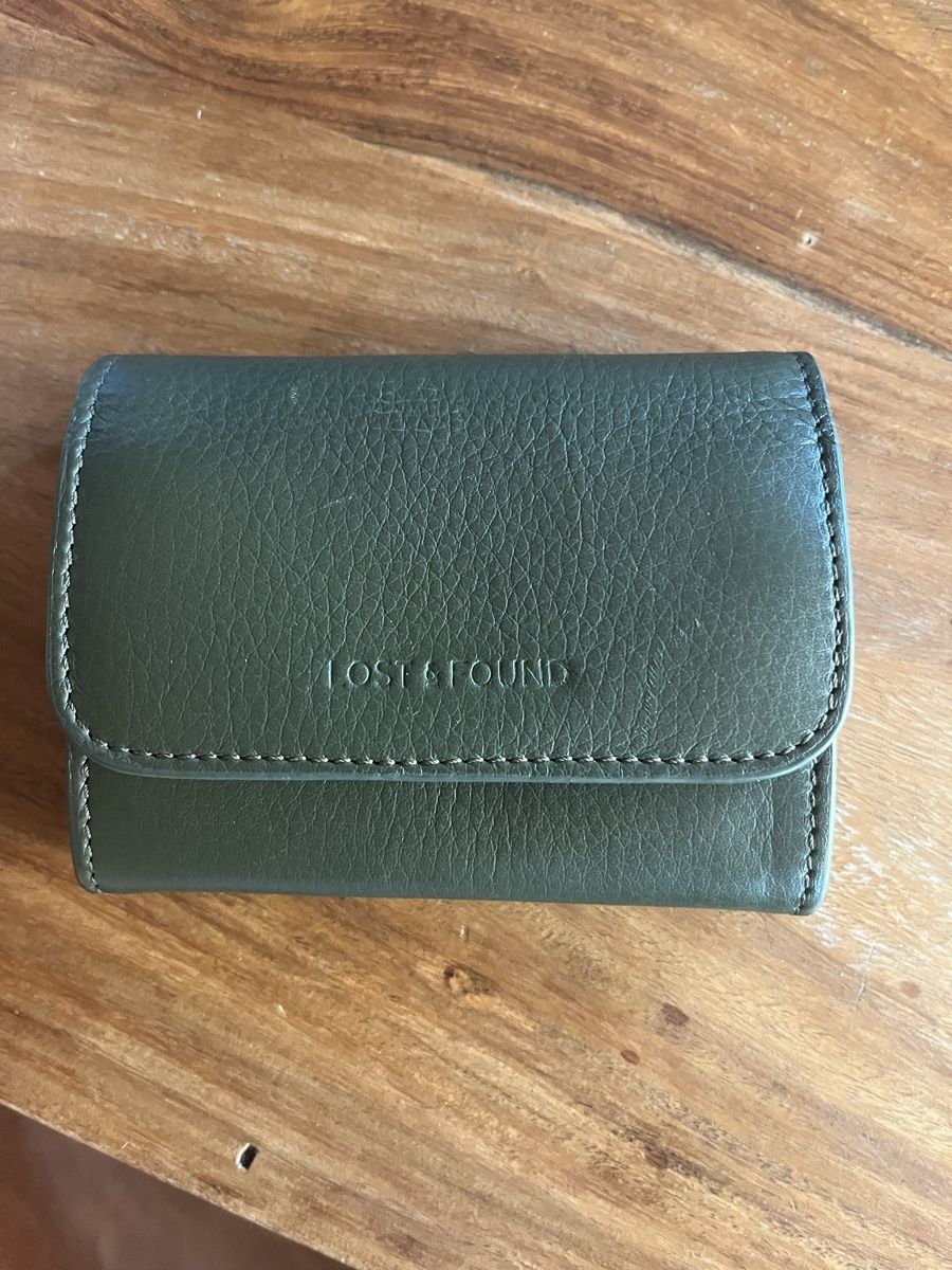 Portamonete: Portemonnaie Lost&Found Accessories – Usato da Gümmenen venduto da gastmer
