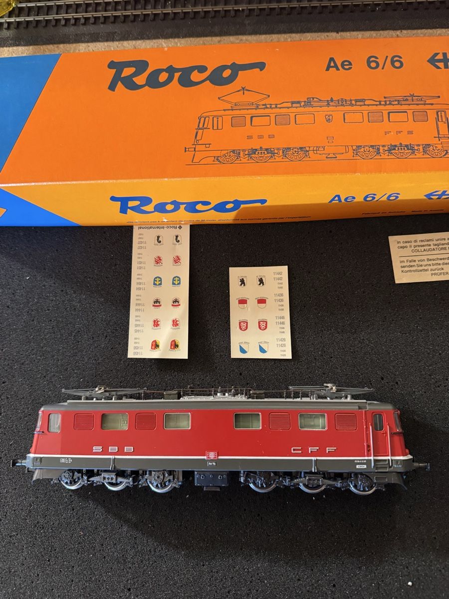 Roco Modellini di ferrovie: Ae 6/6 rot – Usato da Esslingen venduto da Ursr1