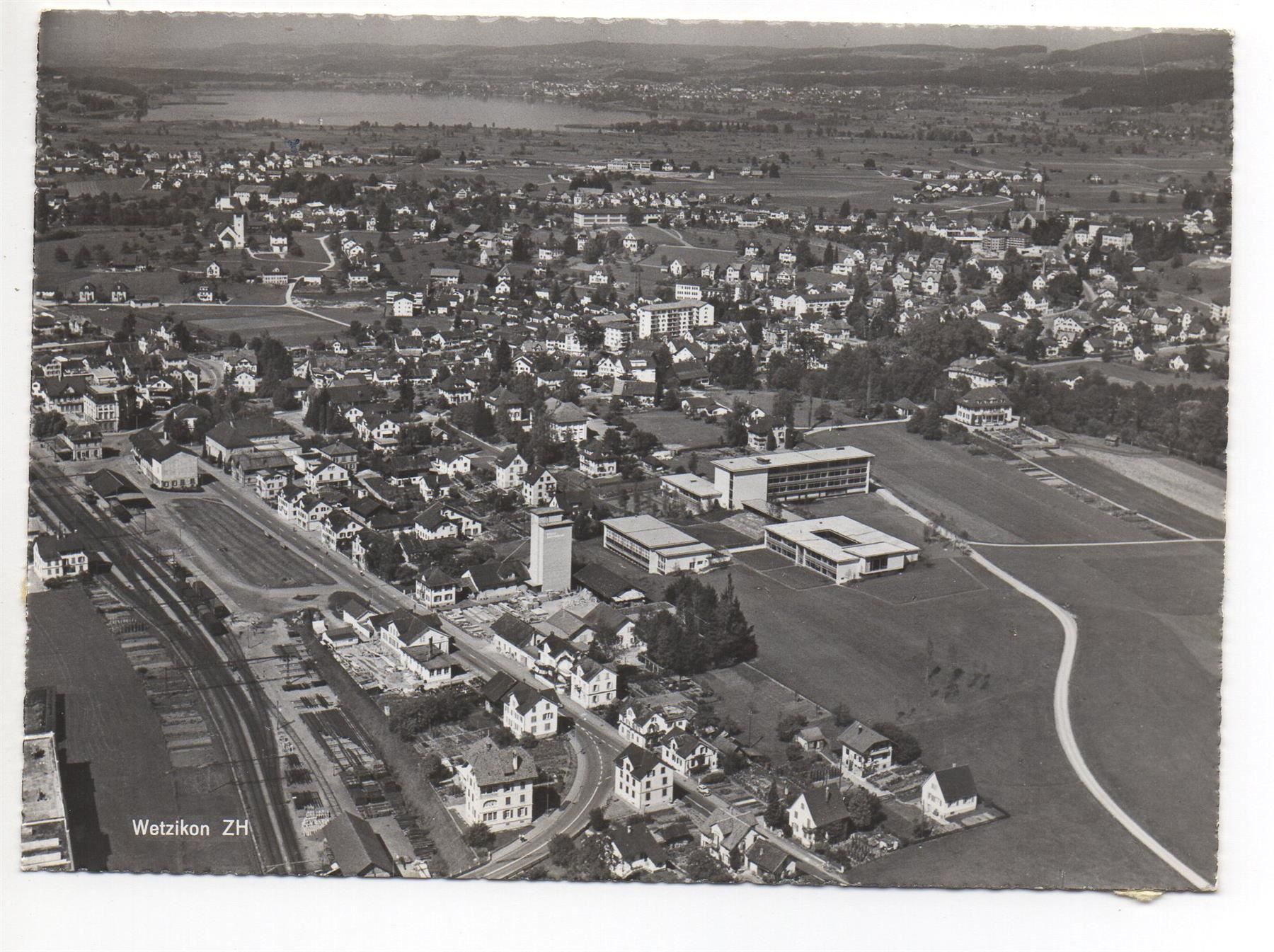 Cartoline postali: WETZIKON Flugaufnahme – Usato da Jona venduto da philajona