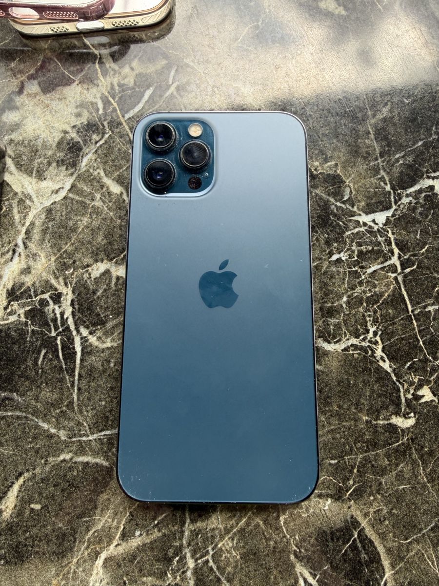 Apple Telefoni cellulari / Smartphones: iPhone 13 Pro Max 256GB, und iPhone 12 Pro Max 128GB – Usato da Zürich venduto da dus_9cwm 2