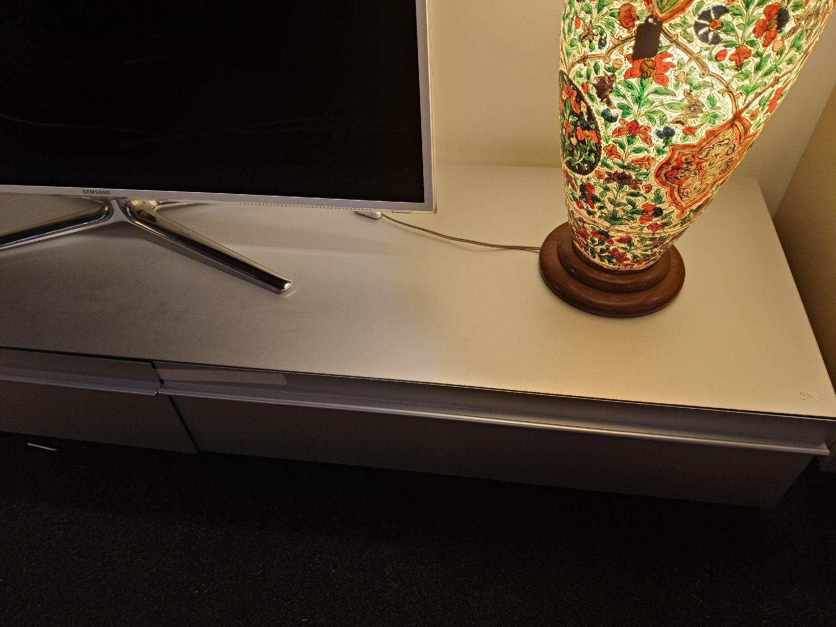 Cassettiere: Designer Fernsehmöbel aus Alu. – Usato da Zwingen venduto da inf_2blh 3