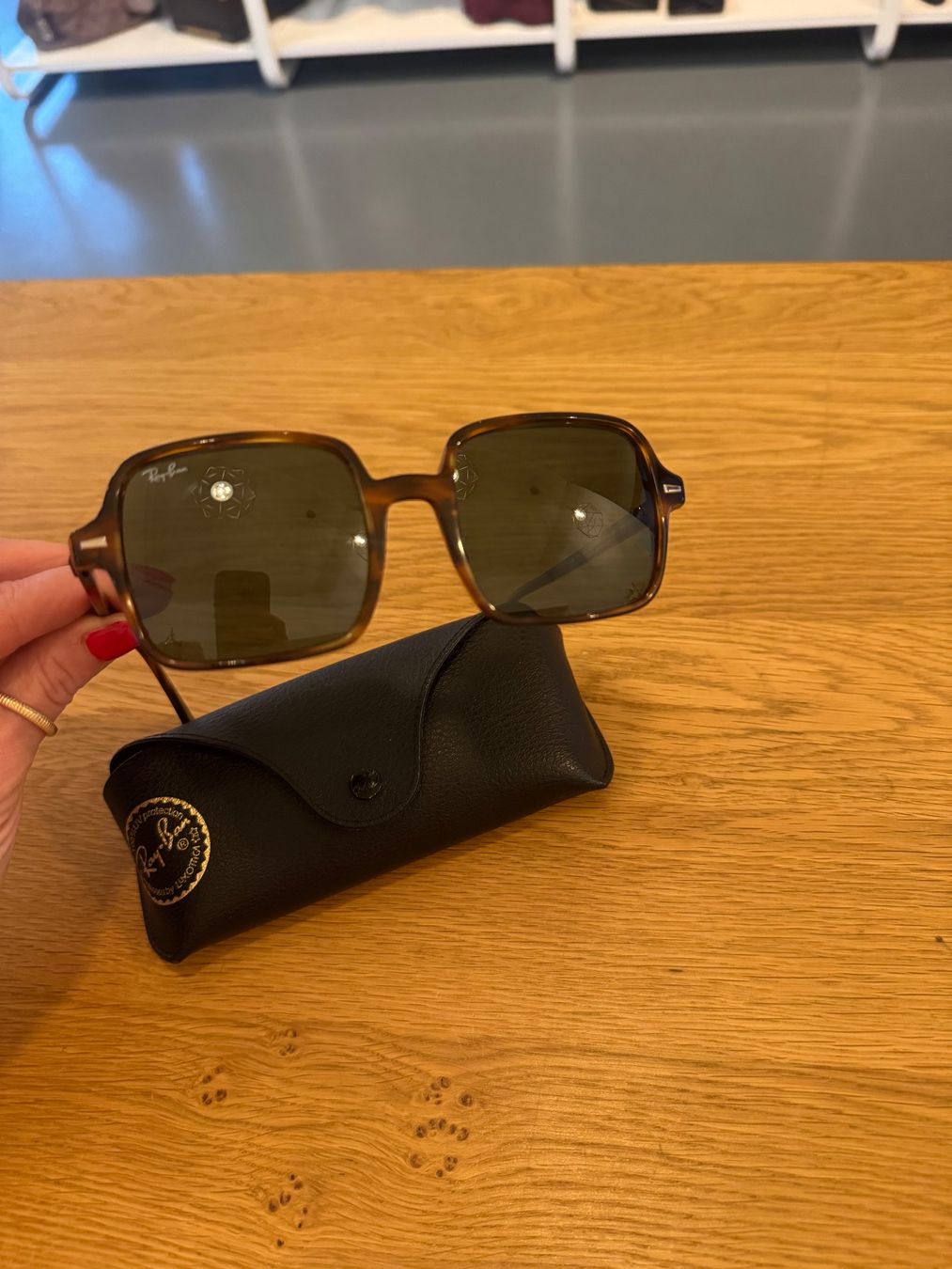 Ray-Ban Occhiali & Lenti: Ray-Ban Sonnenbrille – Usato da Knonau venduto da geb_zc7b 1