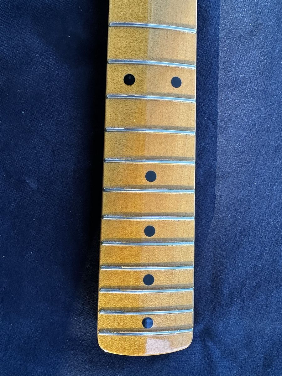 Fender Strumenti musicali: Manche Fender Stratocaster USA 57 – Usato da Cranves Sales venduto da Domblo 9