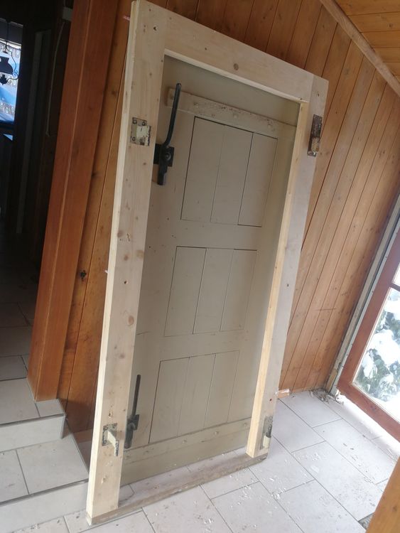 HOLZTÜRE FÜR KELLER 5