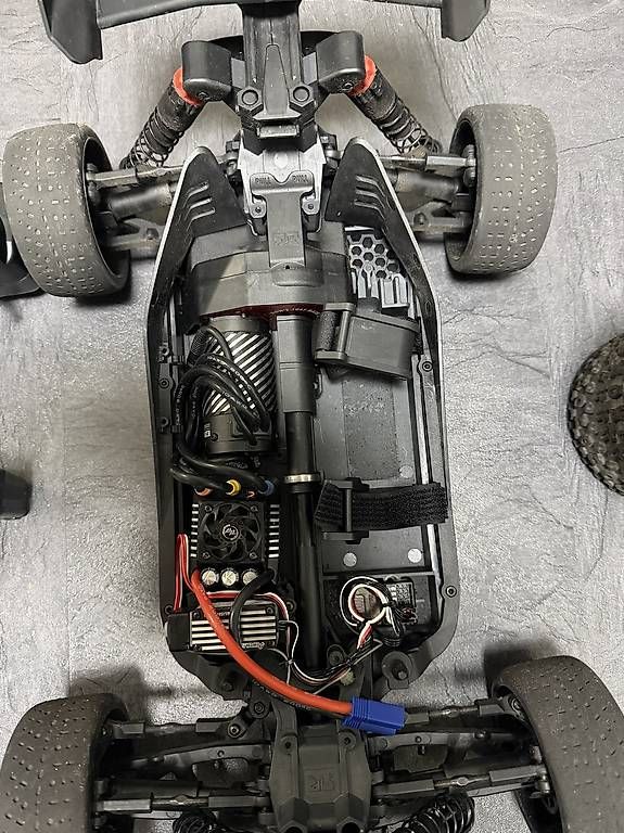 RC Modellbau: Arrma Typhon 3s / 6S Modifiziert – Gebraucht aus Rudolfstetten von dst_tdh9 3