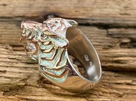 Silber Ring Tiger mit Rhodolith im Art-déco Stil