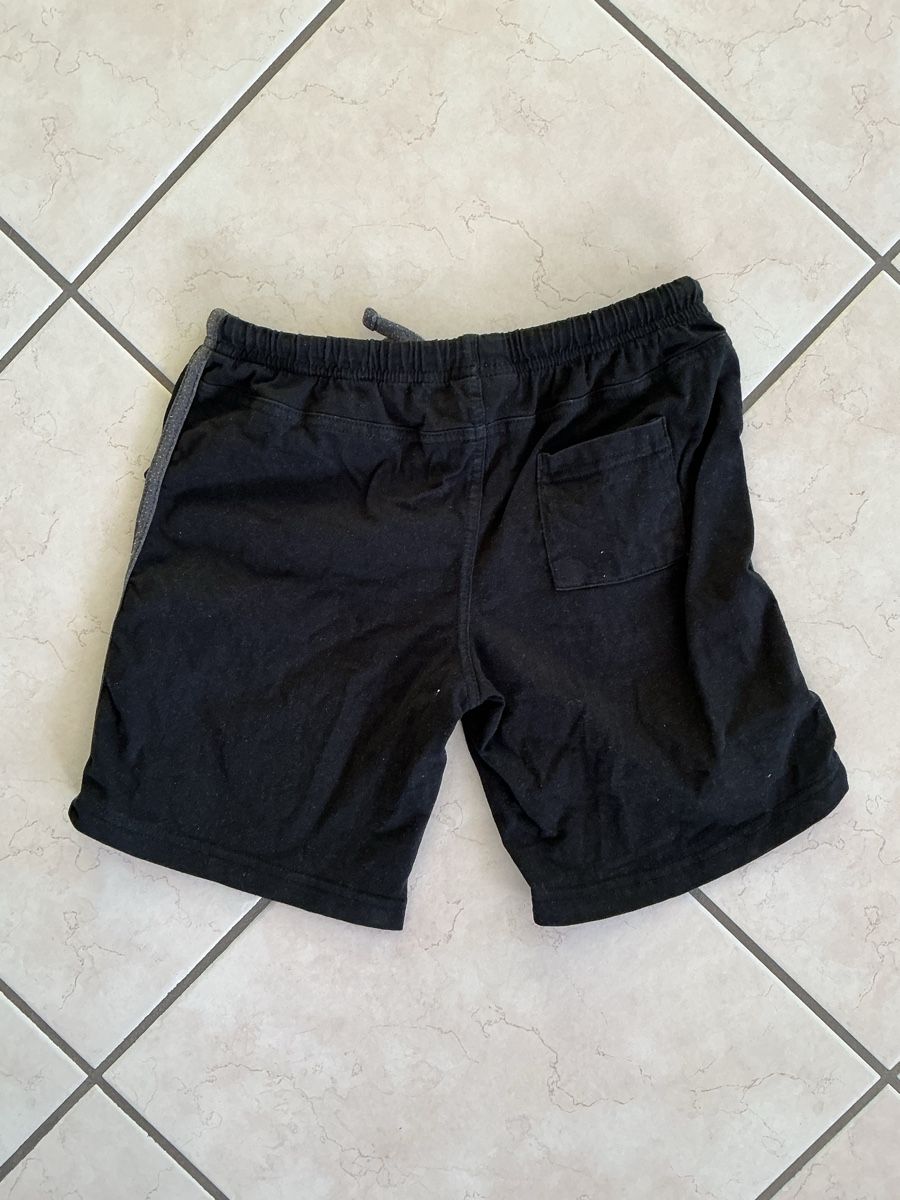 Hosen: schwarze kurze Hose Größe 128 – Gebraucht aus Zimmerwald von wuff81 1