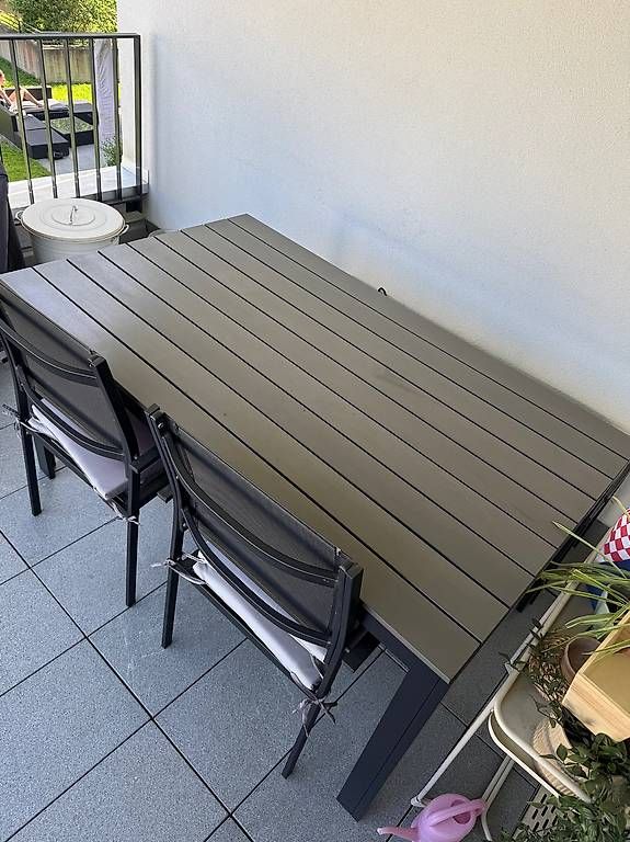 Set di tavolo e panche: Gartentisch inkl. Bank und Stühle – Usato da Liestal venduto da SchmendiSpider