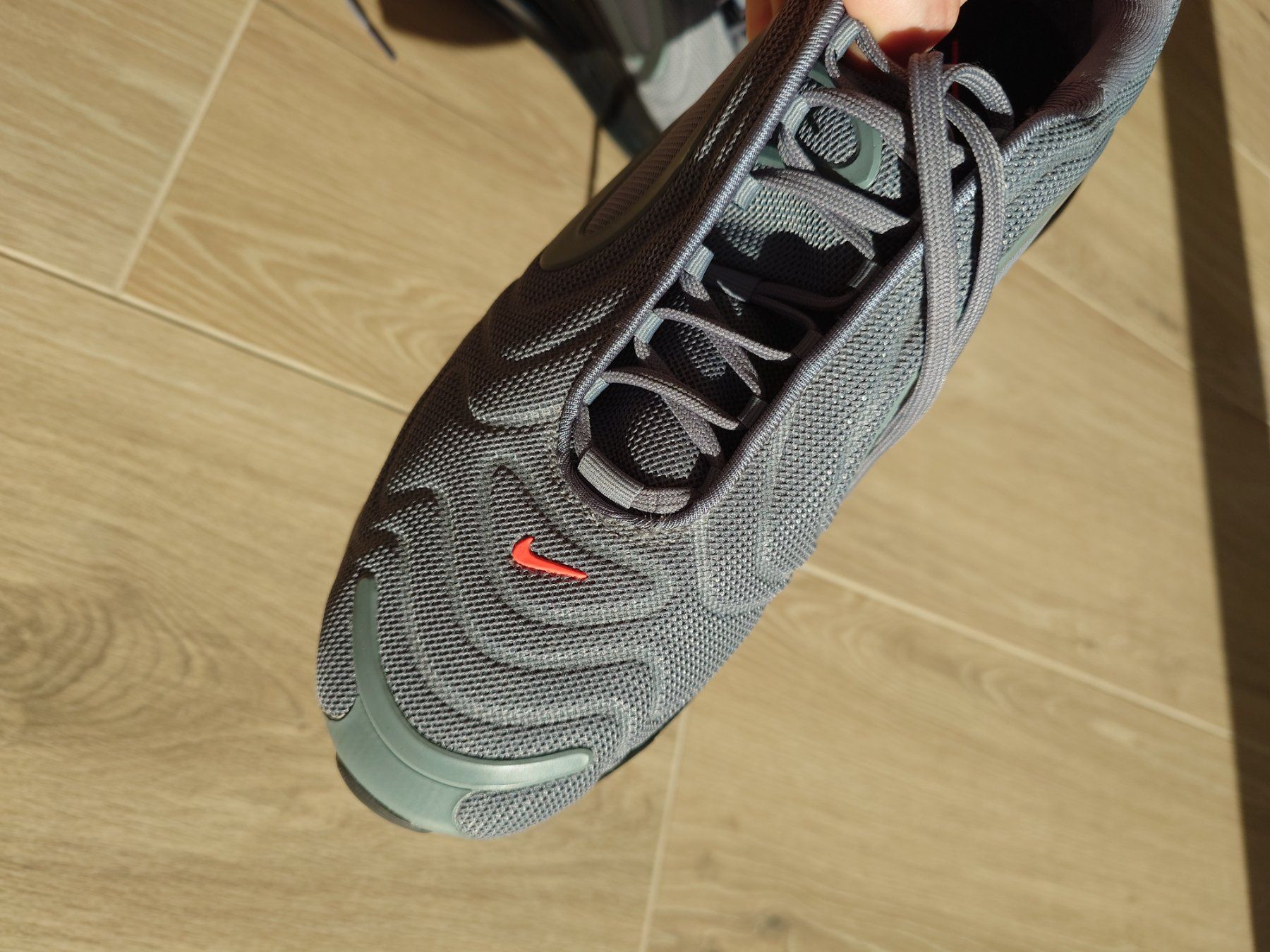 Nike Scarpe da uomo: Nike Air Max 720 size 44.5 – Usato da Epalinges venduto da bracelet123 3