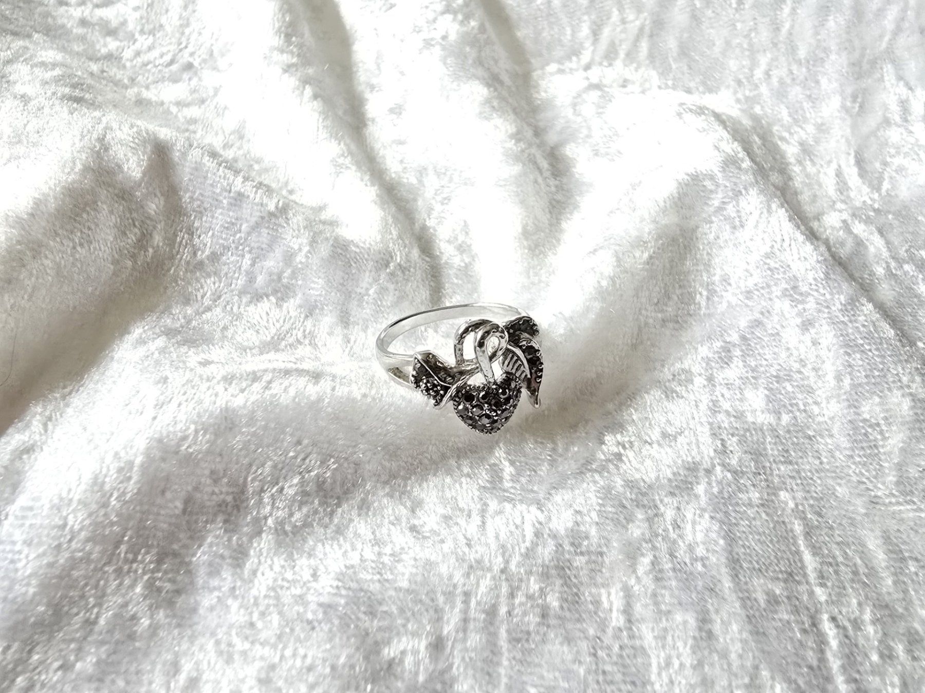 Ringe: Schöner Damen Fingerring – Gebraucht aus Dättlikon von Wundertuete_