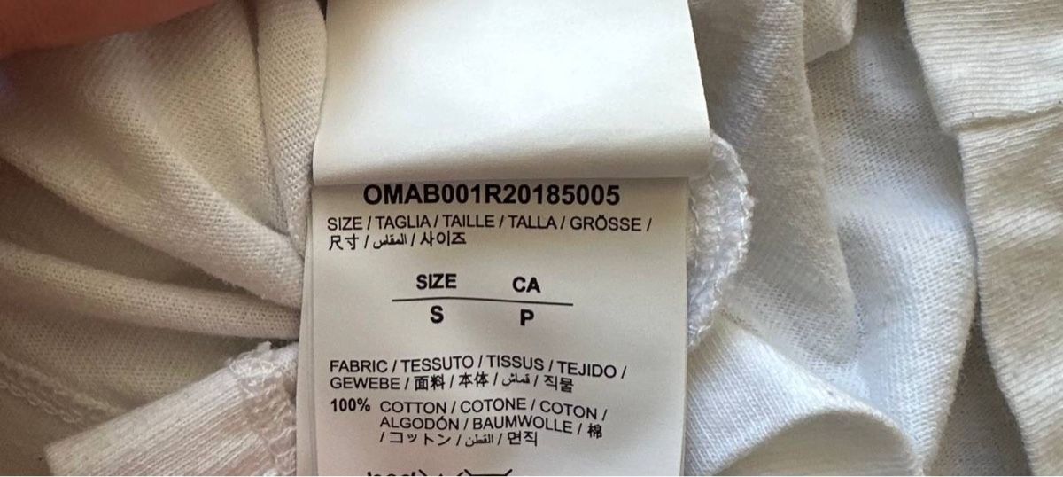 Off-White T-Shirts: Off white Longslive  – Gebraucht aus Pfäffikon ZH von Nataliia. 3