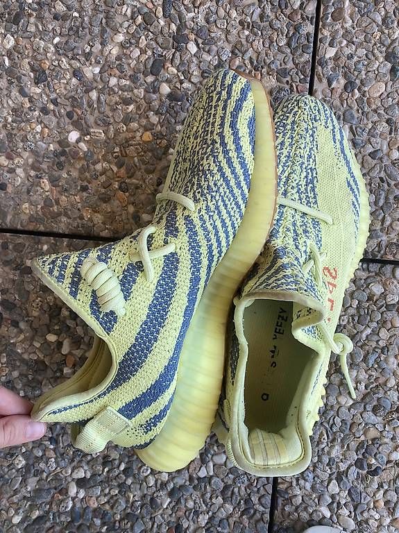 Chaussures hommes: Yeezy x Adidas 43 1/3 – D'occasion à Orselina par stefaniamenz 1