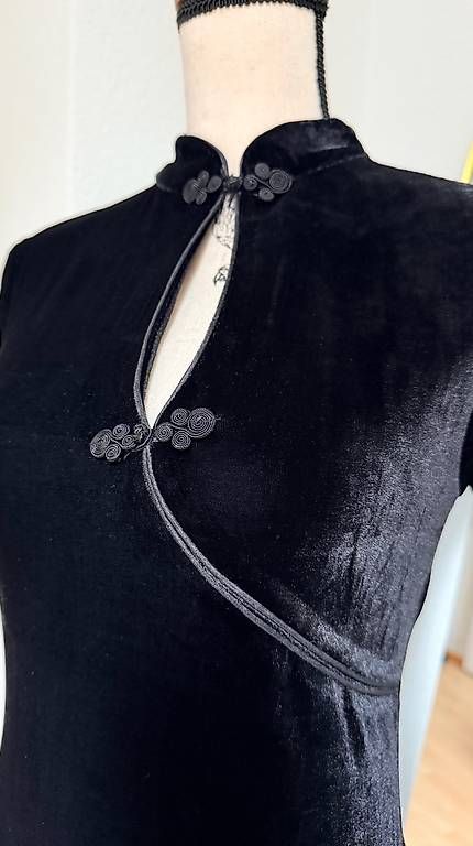 Vestiti: MANGO Samtkleid Schwarz Gr. M  Neu mit Etikett – Nuovo e nell'imballaggio originale da Pfungen venduto da olg_f8vp 3