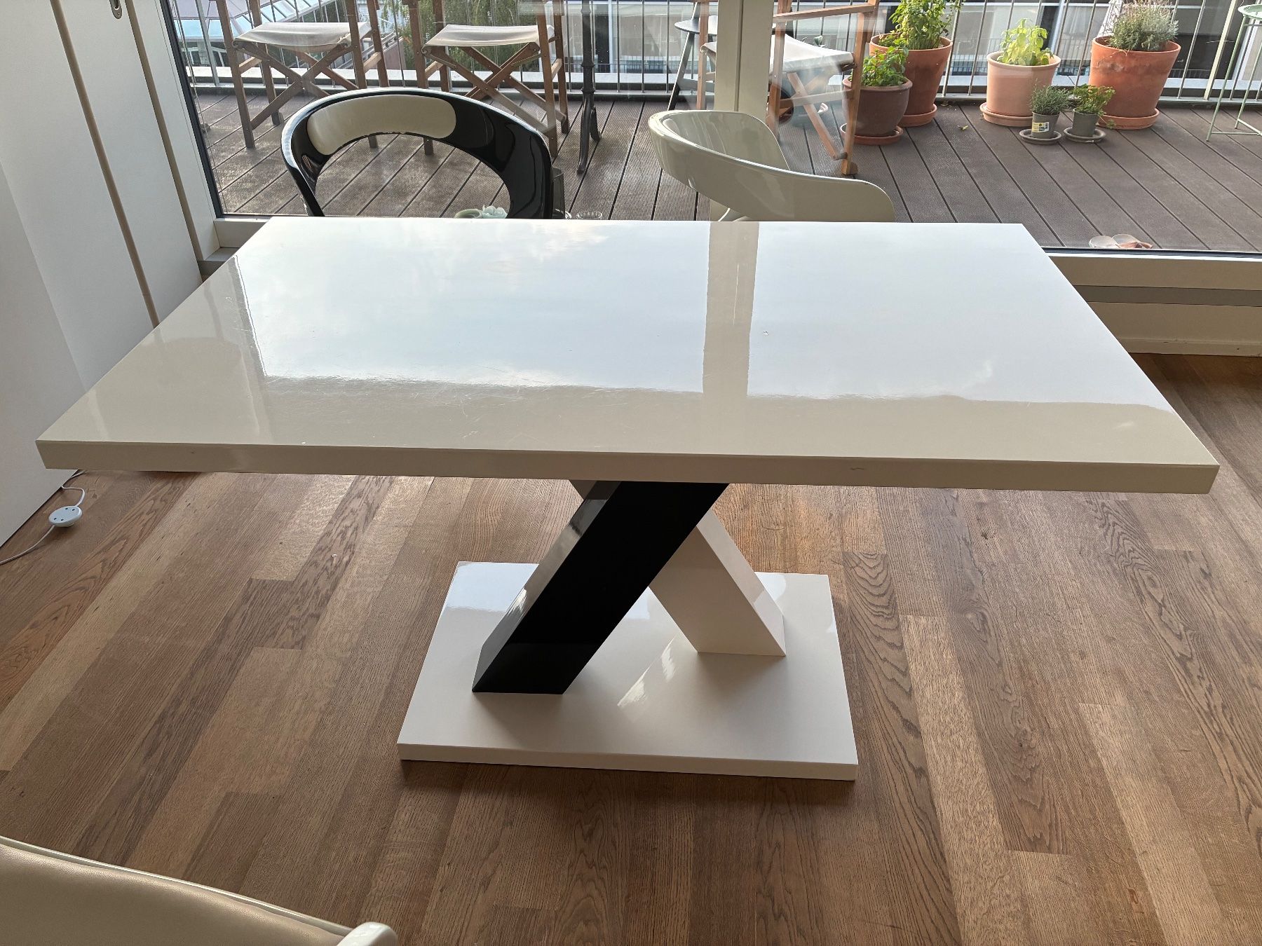 Tische: Tisch – Gebraucht aus Richterswil von sim_57ng