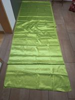 Frühlingsfrisch: Apfelgrüner glänzender Stoff ca. 7m 45