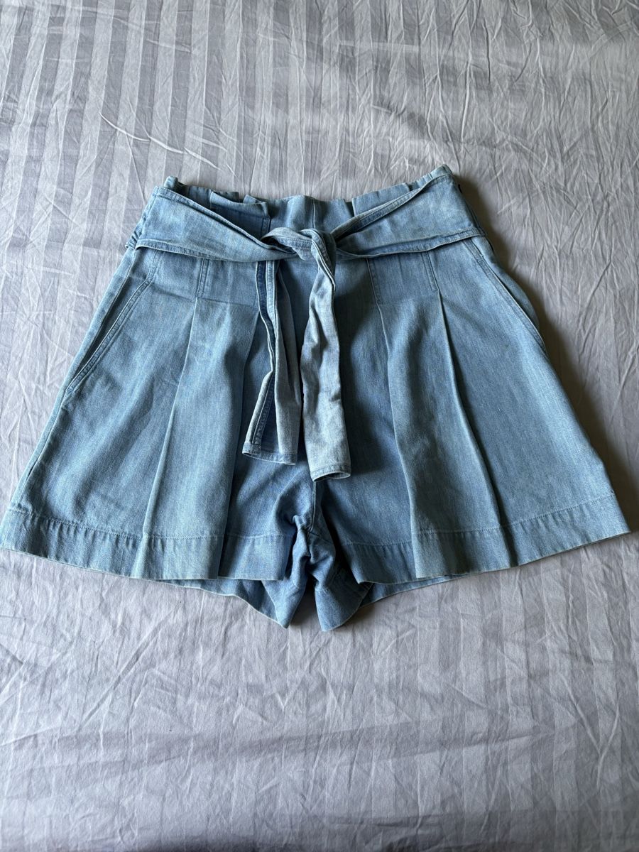 Sezane Jeans: Short en jean Sezane taille 36 – Gebraucht aus Genève von cec_6qrf