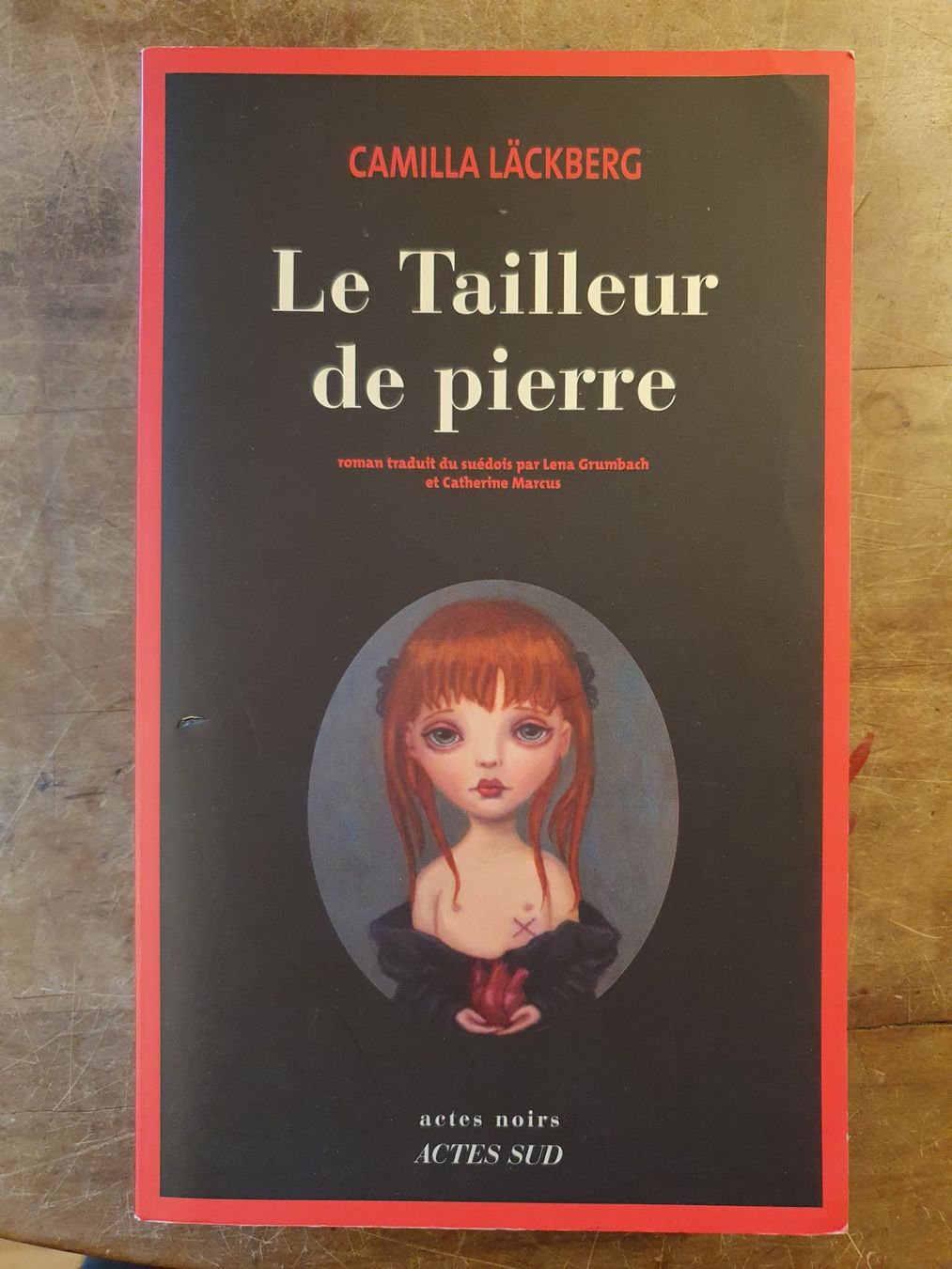Libri: Le Tailleur de pierre - Camilla Läckeberg - Actes – Usato da Zürich venduto da loosebone