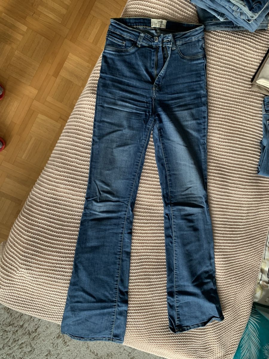 Jeans: Jeans évasé – Usato da Montreux venduto da Izapeche811 2