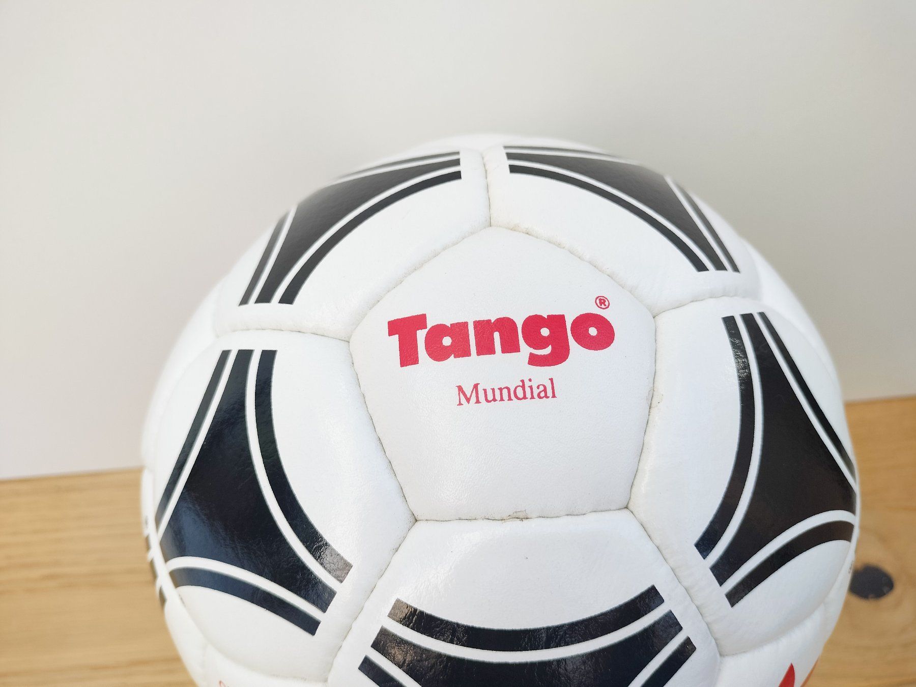 Adidas Bälle: Original Adidas Matchball EM 1984 – Gebraucht aus Wil SG von kaizzen 4