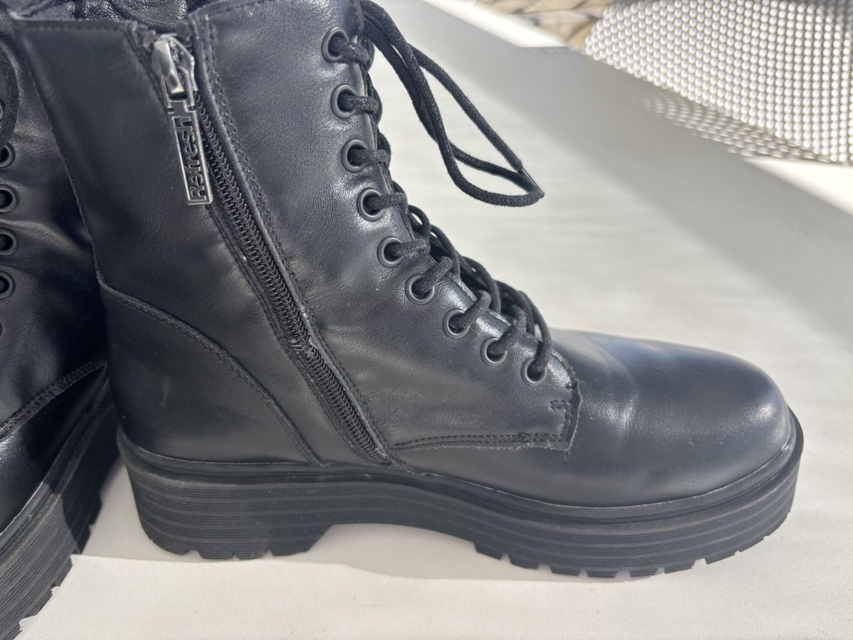 Scarpe da donna: 3 Paar Stiefeletten 38/39 – Nuovo (secondo la descrizione) da Herzogenbuchsee venduto da ameise02 4