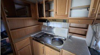 Knaus Veicoli da campeggio: Wohnwagen Knaus Azur 495 – Usato da Menziken venduto da CorinneKoller 2