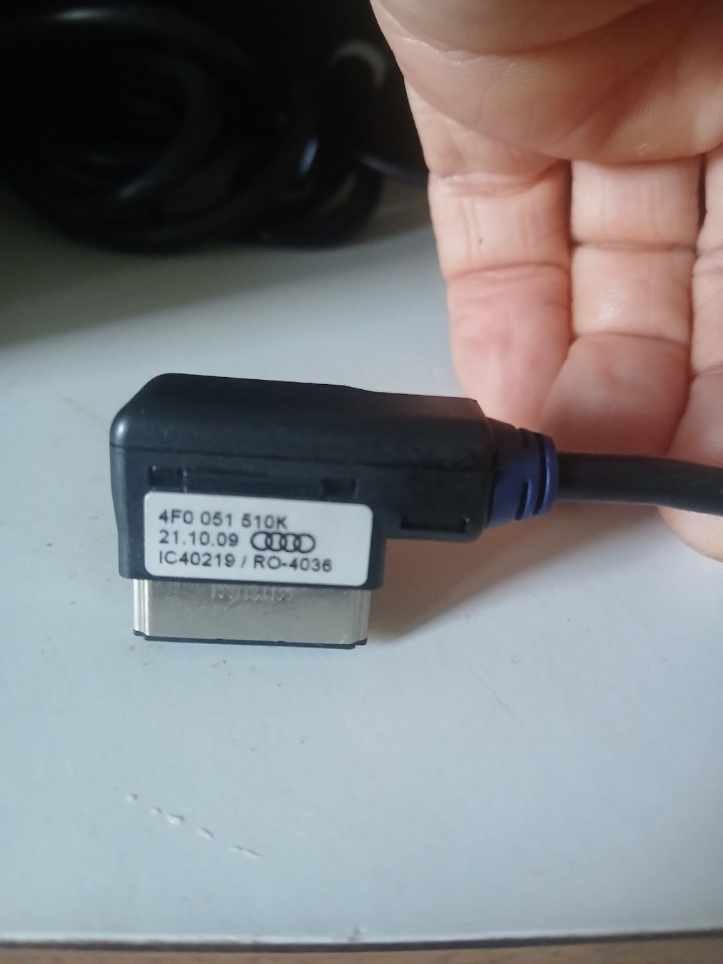 Apple Kabel: Audi AMI MDI iPod iPhone AUX Adapterkabel 4F0051510K – Gebraucht aus Kriens von BenjaminsTokey