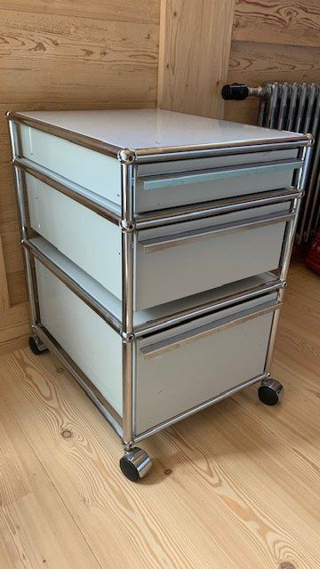 USM Eléments de bureau: Rollcontainer USM silbergrau – D'occasion à Winterthur par remdeiw 1