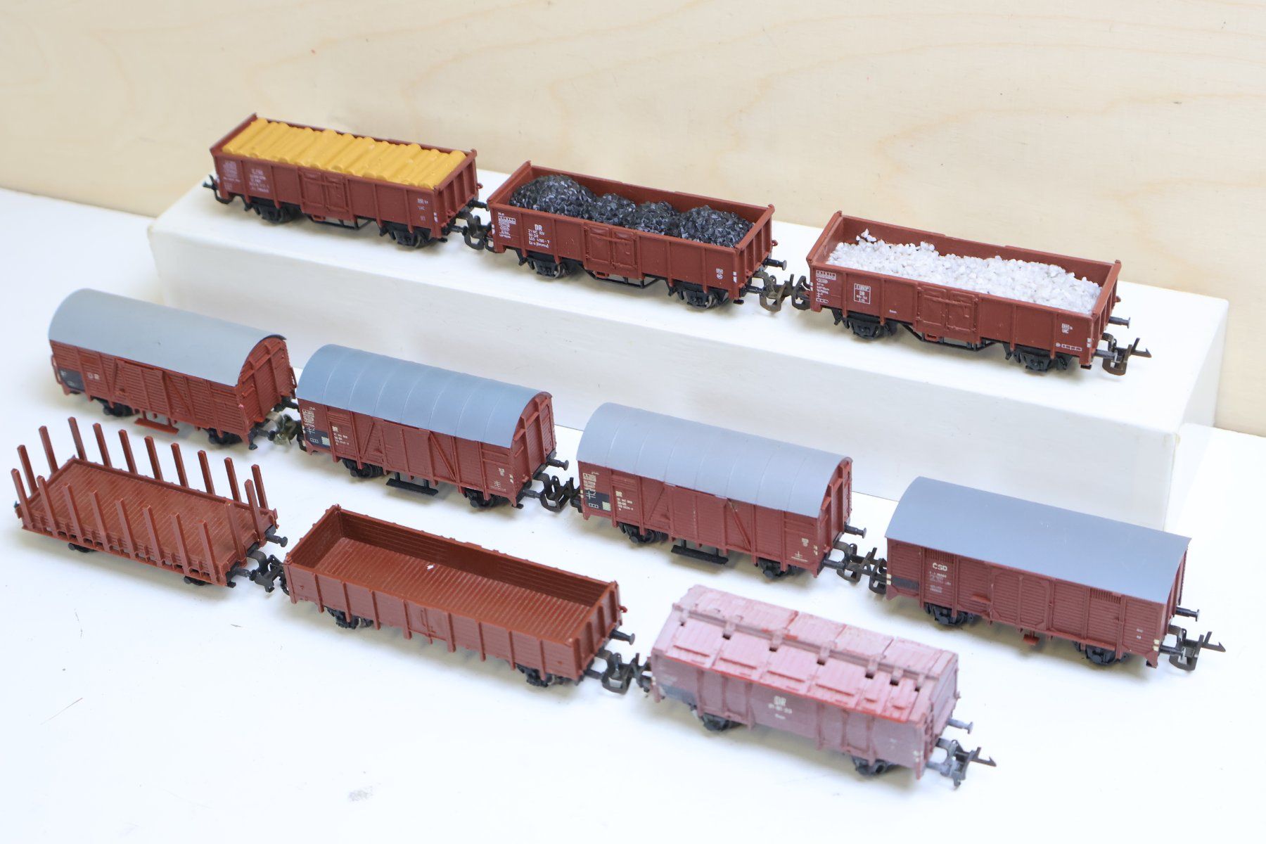 Modellini di ferrovie: Zeuke & Co 10 x DR Güterwagen Set Spur TT – Usato da Winterthur venduto da Monstera