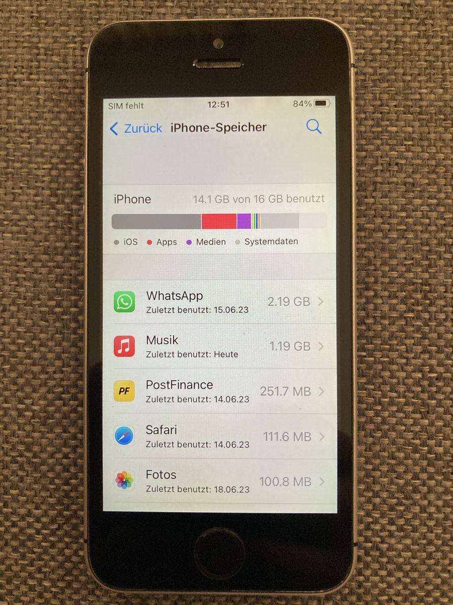 Apple Telefoni cellulari / Smartphones: iPhone SE (1. Gen) 16GB – Usato da Glattfelden venduto da Pedals 2