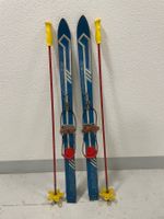 Ski (K), Holzski von ca. 1960 mit Stöcken
