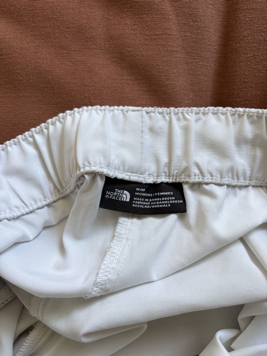 North Face Pantalons: Short - The North Face – D'occasion à Lausanne par C_Syol 2