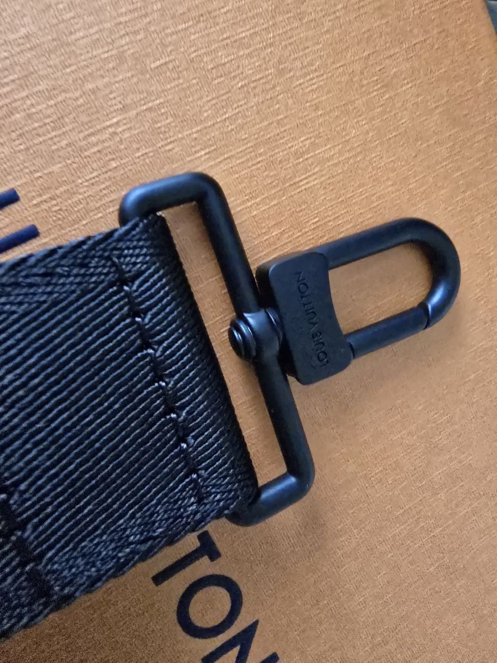 Louis Vuitton Altro in  Abbigliamento & Accessori: Louis Vuitton Strap – Nuovo (secondo la descrizione) da wallisellen venduto da funkelsternchen5 3