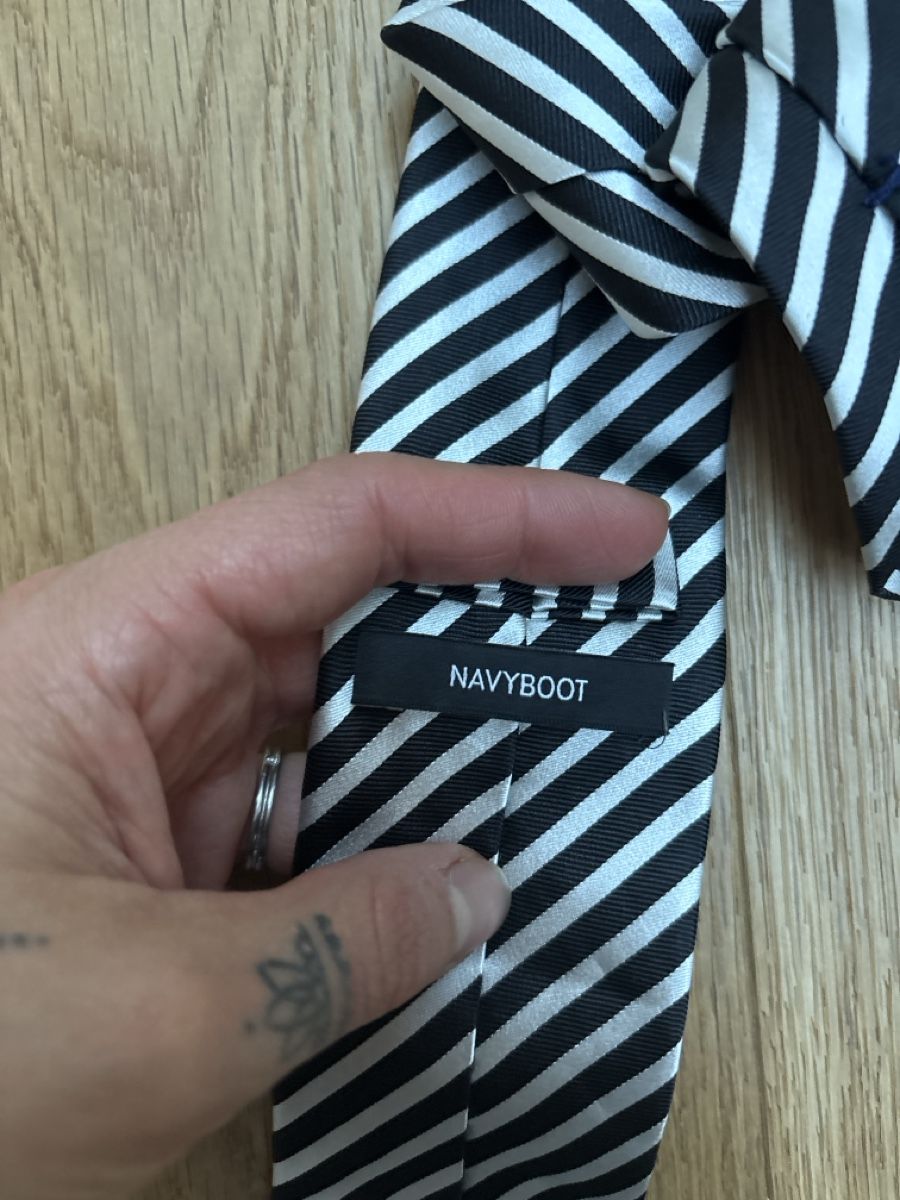 Navyboot Cravatte: Navyboot Krawatte Seide gestreift Sommer-Klassiker 49 – Nuovo (secondo la descrizione) da Rickenbach ZH venduto da mar_p6sg 2