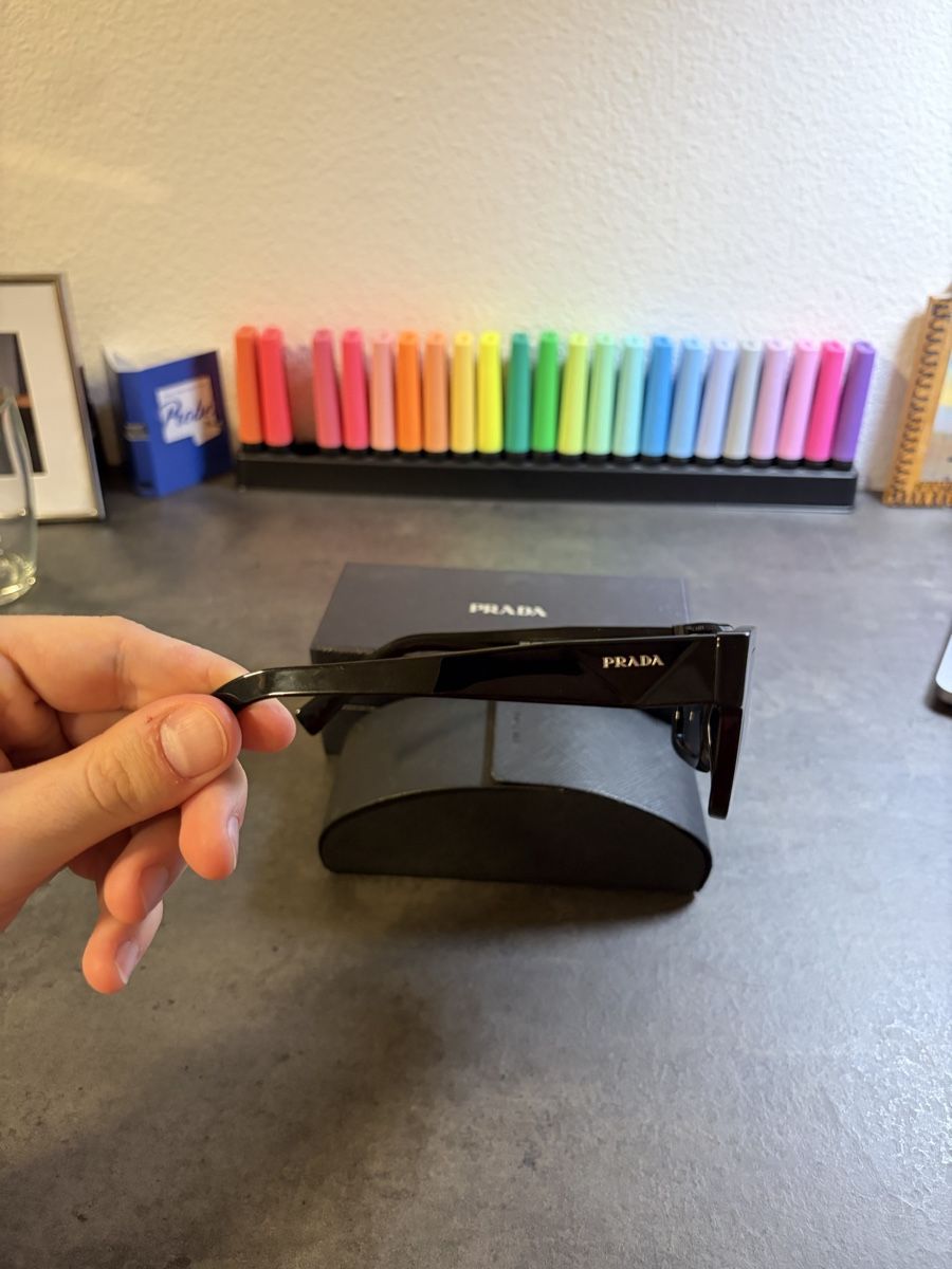 Prada Occhiali & Lenti: Prada schwarze Sonnenbrille – Nuovo (secondo la descrizione) da Herisau venduto da ogkosta 2