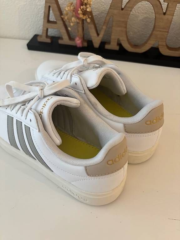Adidas Scarpe da uomo: Basket adidas comme neuves – Usato da Gland venduto da st20ch 1