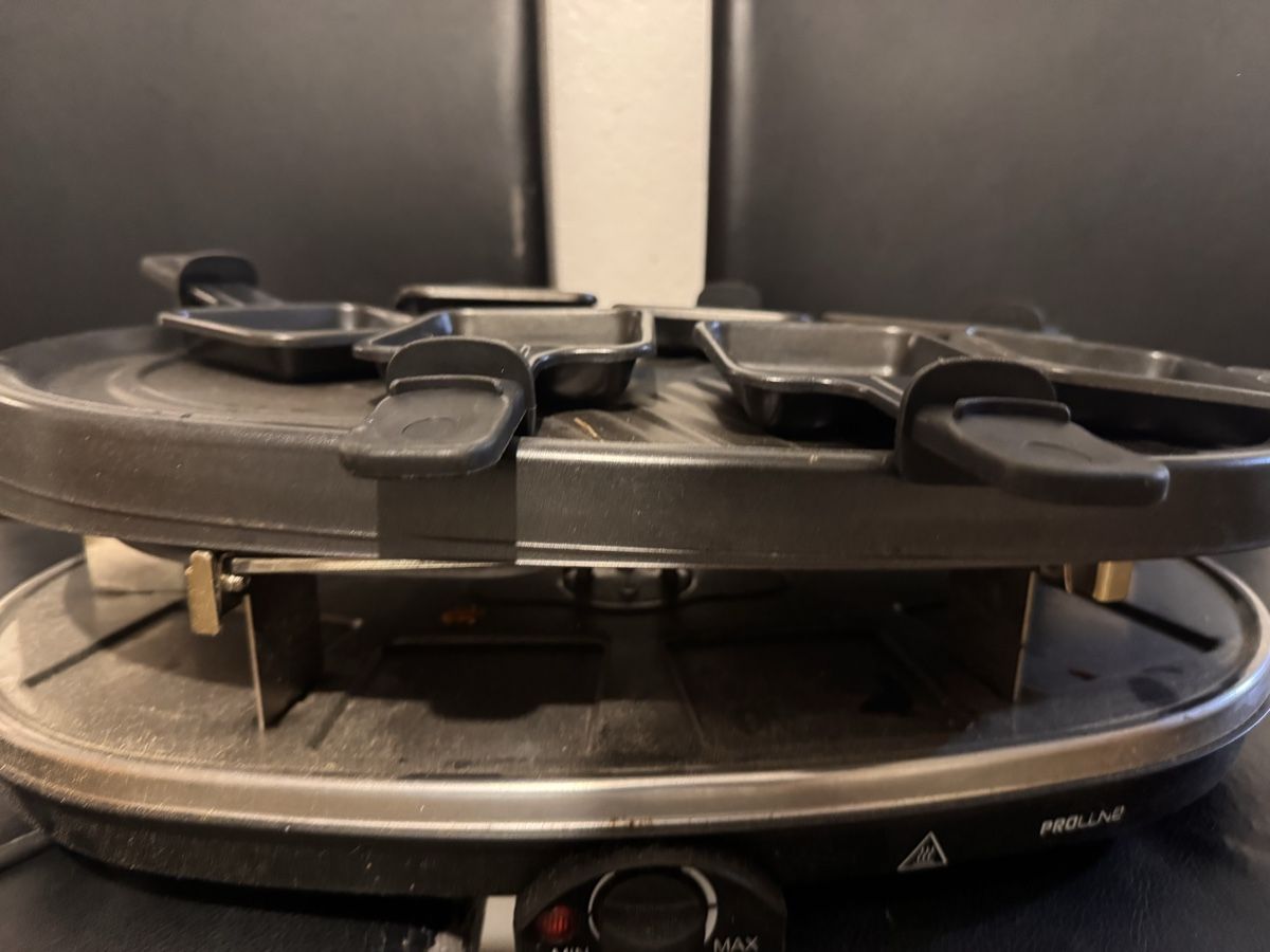 Appareils de cuisine: Machine à raclette  – D'occasion à Lausanne par luc_c7kz 1