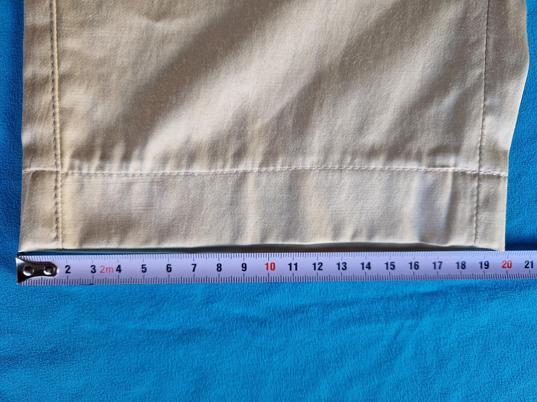 Pantaloni: Pantalon couleur or clair brillant. Taille 38. – Usato da Gryon venduto da dra_qxh2 7