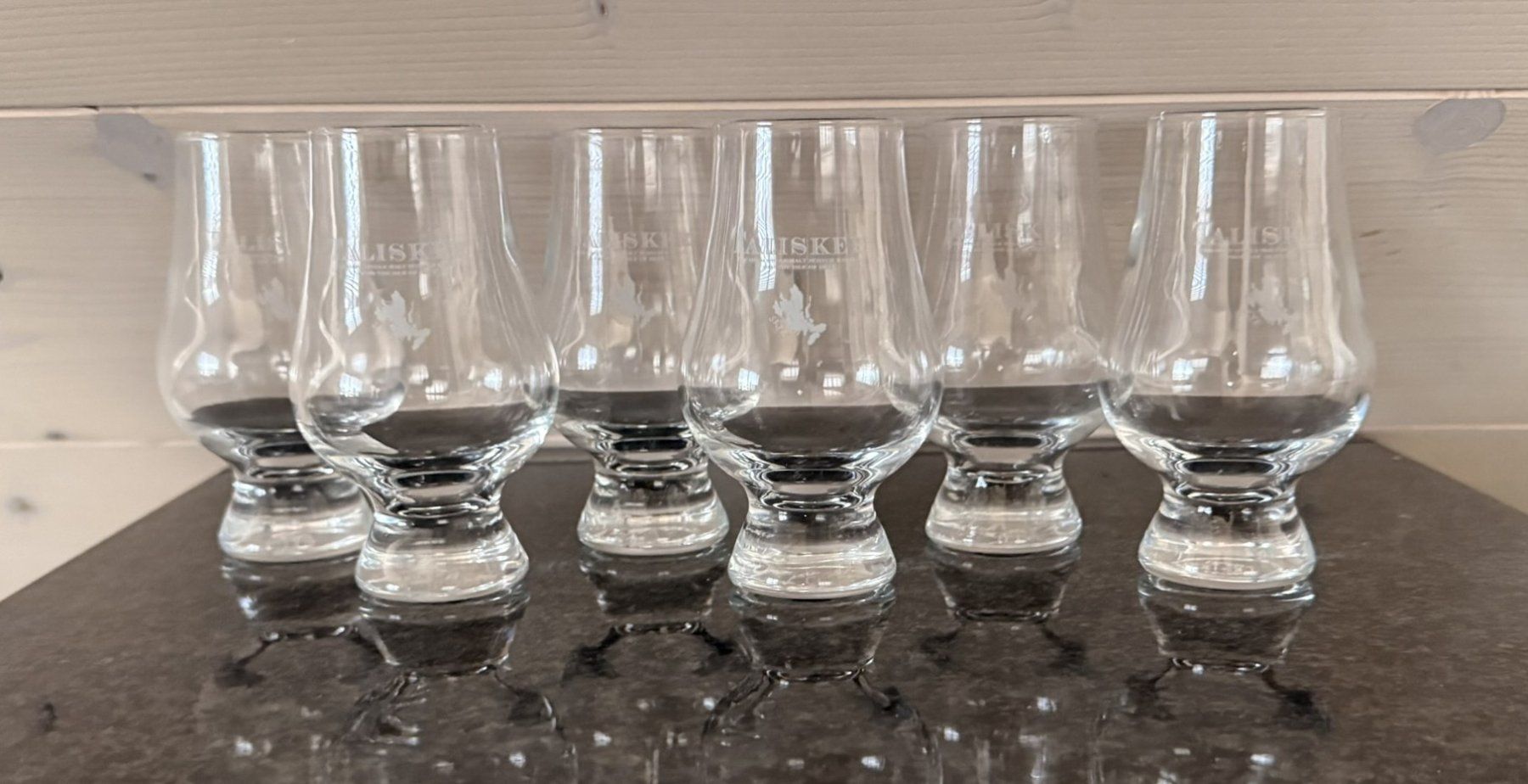 Bicchieri: 6 Talisker Whisky Gläser mit Logo – Usato da Lommis venduto da manmarmi