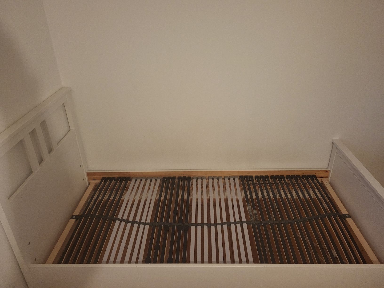 Betten: Ikea Bettgestell Weiss 90x200 – Gebraucht aus Zürich von Shiva79 1