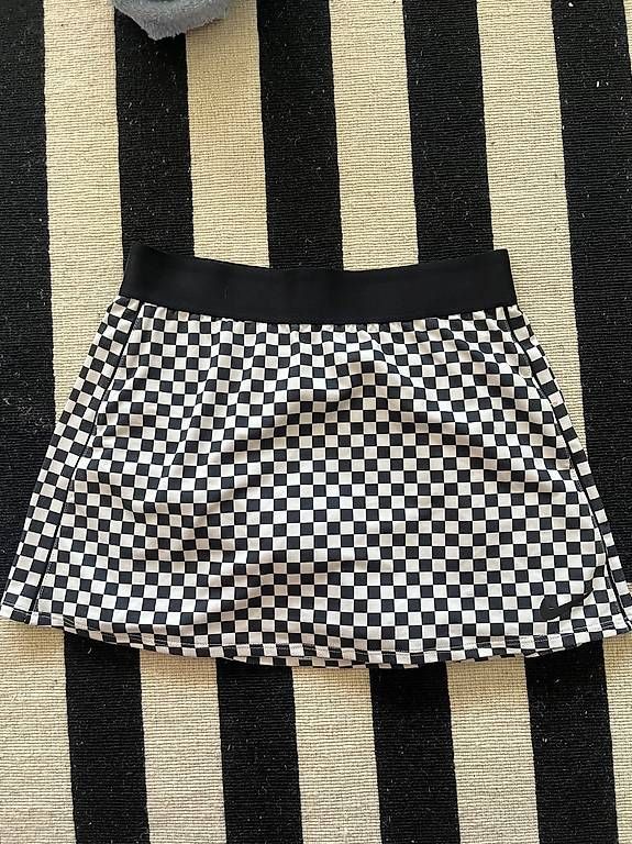 Pantaloni: Tennishose & -rock – Usato da Dübendorf venduto da jjs_t925 2