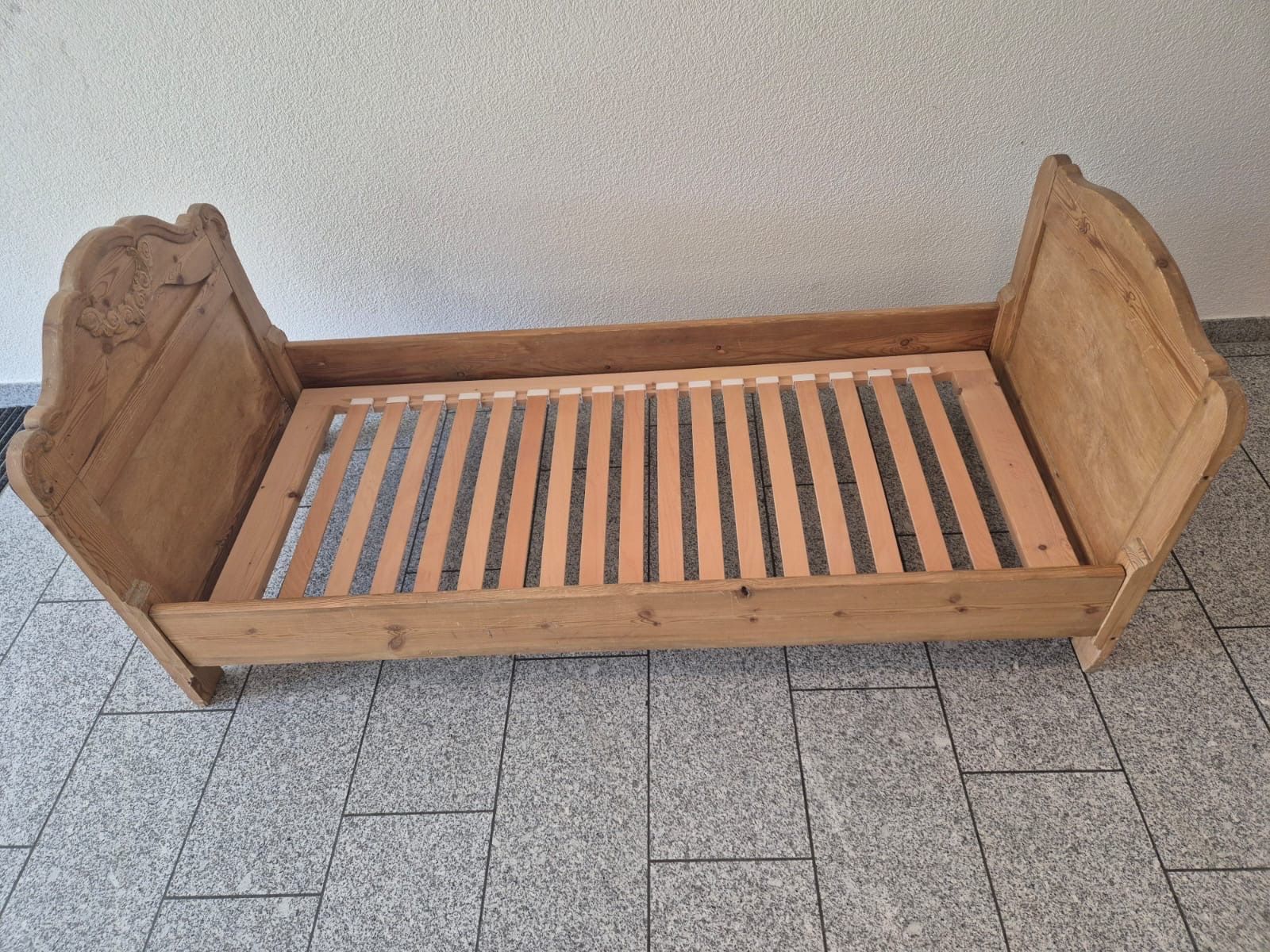 Betten: massives Holzbett – Gebraucht aus Zürich von cri_r5b7 1