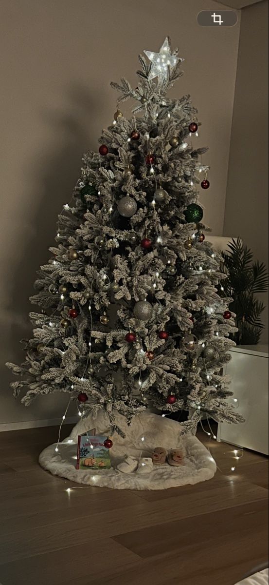 Manor Toutes les décorations: Weihnachtsbaum mit Schnee – Neuf (Voir description) à Gossau SG par mz_zm 1