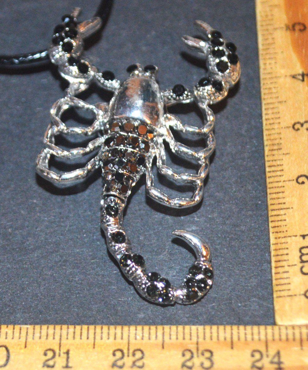Spille & Fermagli: Brosche oder Halskette L-6706 – Skorpion schwarz mit Strass – Nuovo e nell'imballaggio originale da Goldiwil (Thun) venduto da han_v5b7 2