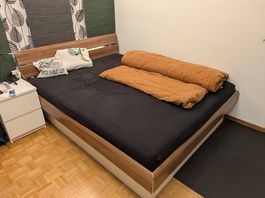 Bett 160 cm x 200 cm (gebraucht) -  Abholung ab August