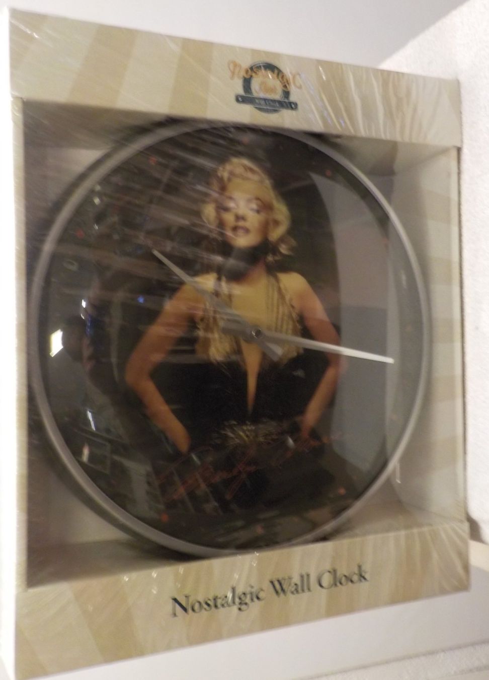Uhren: Wanduhr Marilyn Monroe – Neu und originalverpackt aus Bülach von Freieck