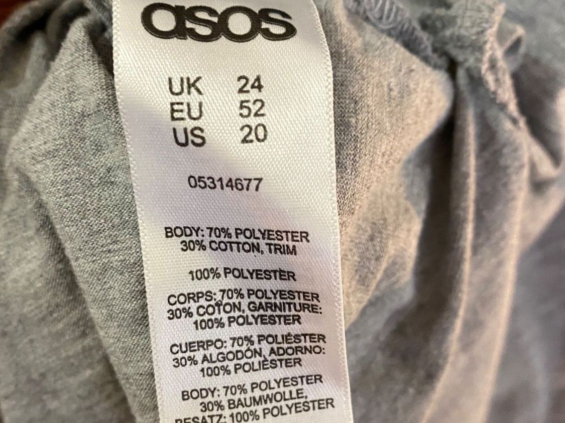 Asos T-Shirts: Asos T-Shirt grau rot Gr. 52 – Gebraucht aus Pratteln von a23_j2gs 8