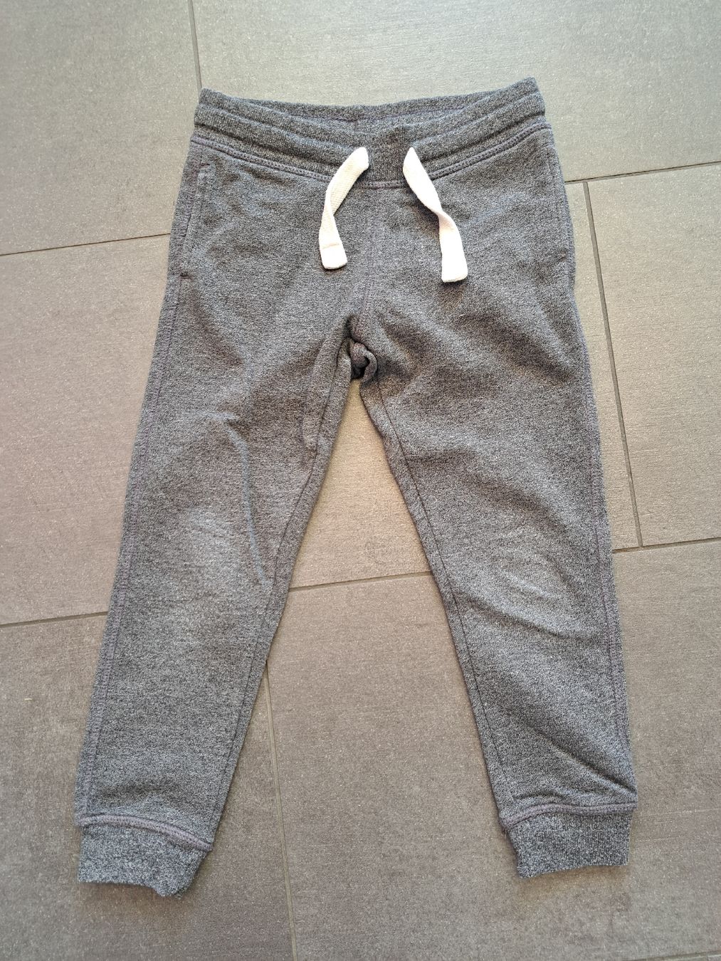 C&A Pantaloni: Trainerhose, Gr.110 – Usato da Seuzach venduto da nadine.baur84