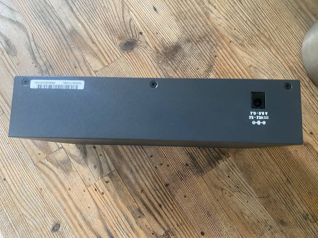 Hewlett Packard Hubs & Switches: HP J9077A Netzwerk Switch 8-Port – Gebraucht aus Baden von Bbdesign 2