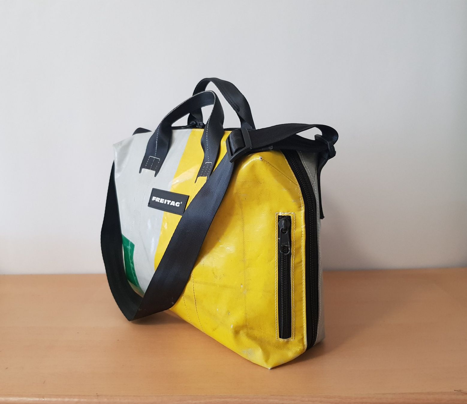 Freitag Borse: Freitag Laptoptasche F77 Ben – Usato da Basel venduto da chien008 1