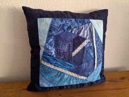 Blaues Patchwork Kissen, Handarbeit